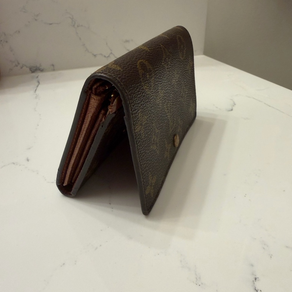 Louis Vuitton LV Brown Monogram Snap Wallet - Picture 2 of 13